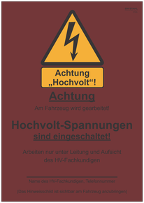 Hinweisschild „Hochvolt-Spannung eingeschaltet“